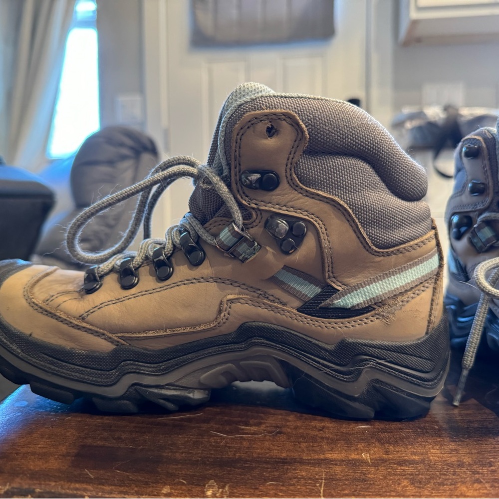 Keen Boots - Brown and Gray